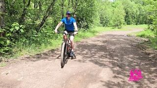 A wife cheats on her husband on a bicycle trip. - 6 image