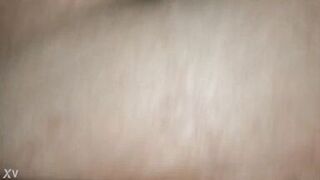 Mi amante madura se toca antes de que se lo meta