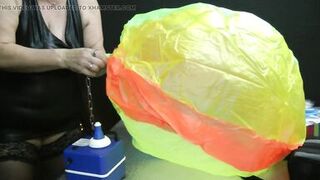 Anna and the water ball