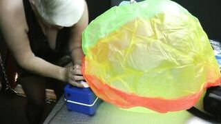 Anna and the water ball - 5 image