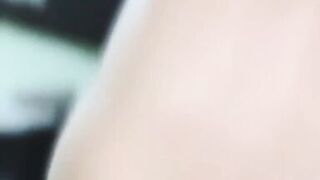 Padosan chhinar bhabi ka juicy chut dekh ke raha nahi gaya. Slammed and fucked