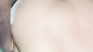 Padosan chhinar bhabi ka juicy chut dekh ke raha nahi gaya. Slammed and fucked