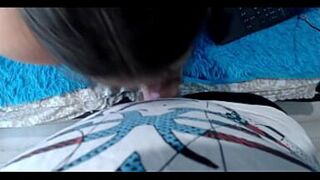 I know how to suck cock and fuck my pussy with a dildo