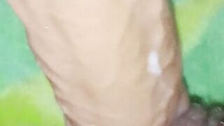 Delia eccitatissima con il mio cazzino e cazzone,in primissimo piano