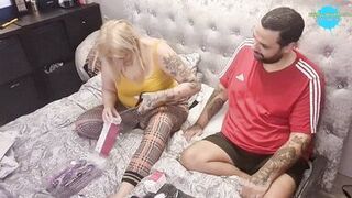 Non-Professional pair open up there fresh sex toys