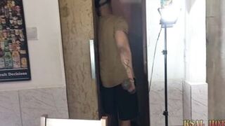 I arrived from training, my ally's wife was in the room like a little slut, I took and sucked and stuffed her all in front of the cuckold and I gave that cum and still the cum drum burst inside the wicked's muff