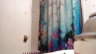 Caught mom taking a shower