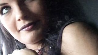 Milf loves to masturbate!