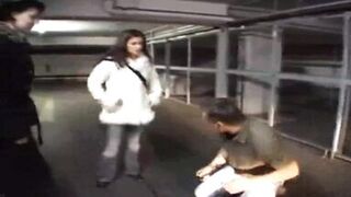 Geiler Femdom - Spucken, Schlagen, Treten! - 2 image