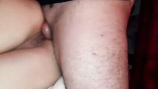 Deutsche Milf aus dem Schlaf gerissen und ordentlich durchgefickt