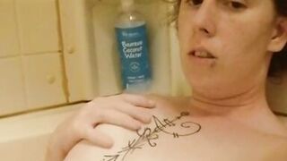 Freya Sinn Shows Off Her Body in the Bath - 4 image