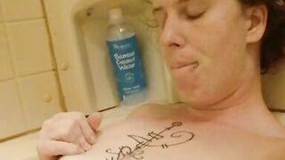 Freya Sinn Shows Off Her Body in the Bath