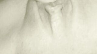 Fingerfuck my Wife Sun2fun and then it knocks on the Door