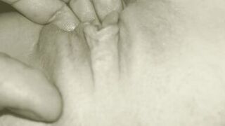 Fingerfuck my Wife Sun2fun and then it knocks on the Door