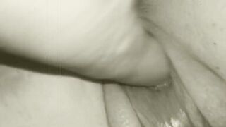 Fingerfuck my Wife Sun2fun and then it knocks on the Door