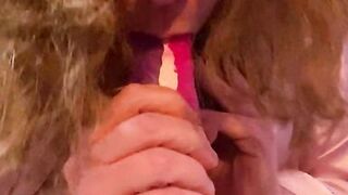 Honeyfleur fucks herself hard