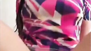 ME ENCANTA CUANDO ME ACUMULA EN LA CARA