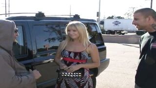 Viki La Vie is a Milf in heat