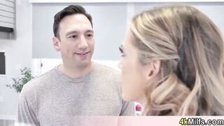 Beauiful red heels and skintight pants always do the job and my stepmom knows this - 6 image