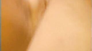 Guy fucks mature brunette's twat